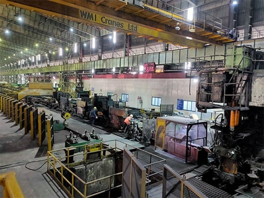 Fotografie aus dem JSW Stahlwerk in Indien